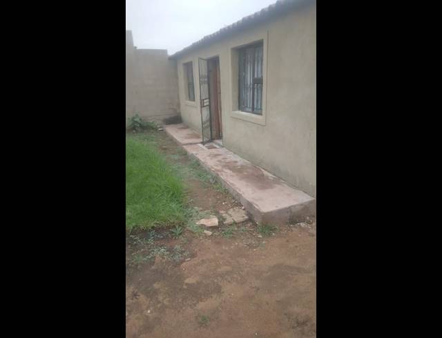 2 BEDROOM HOUSE FOR SALE IN NALEDI